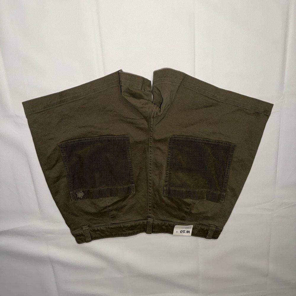 Alpine Design Womens Olive Cargo Shorts NWT Size 10 - Picture 7 of 10